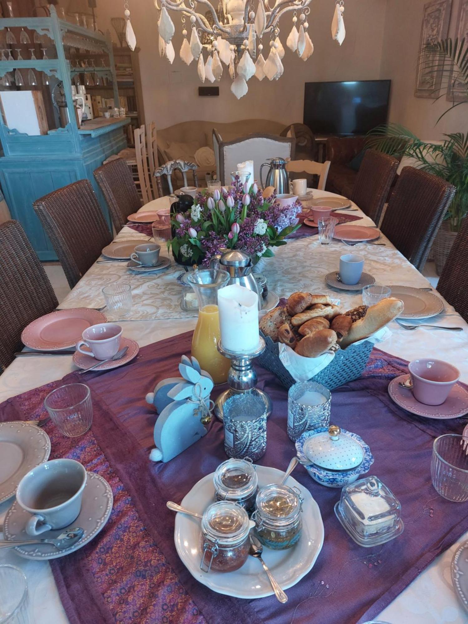 La Flor Azul Bed and Breakfast Grospierres Εξωτερικό φωτογραφία