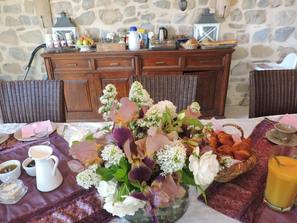La Flor Azul Bed and Breakfast Grospierres Εξωτερικό φωτογραφία