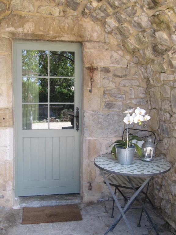 La Flor Azul Bed and Breakfast Grospierres Εξωτερικό φωτογραφία