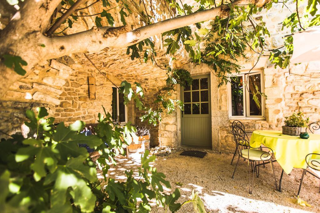 La Flor Azul Bed and Breakfast Grospierres Εξωτερικό φωτογραφία